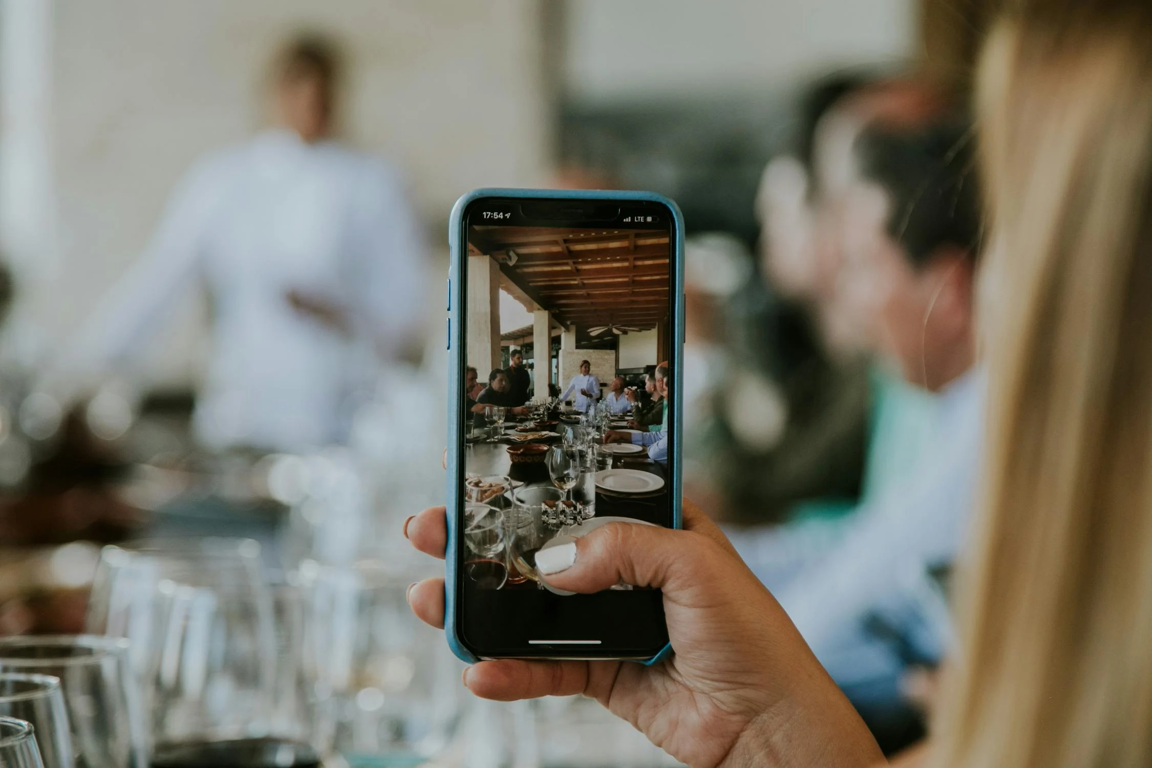 restaurant social media